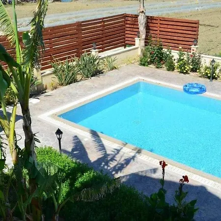 Dora' S Vila Argaka