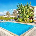 Dora' S Villa *