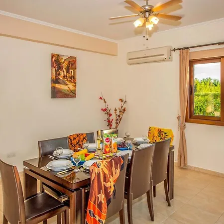 Dora' S Villa