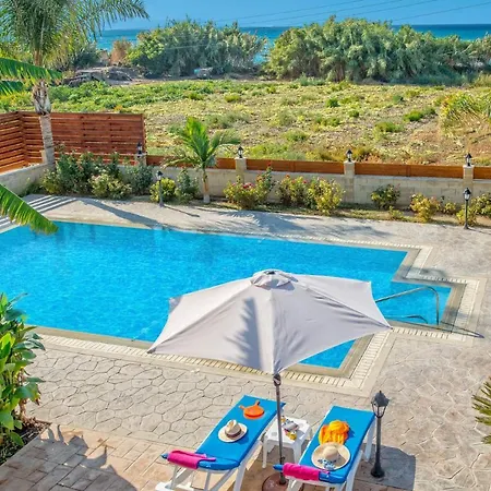 Dora' S Villa Argaka