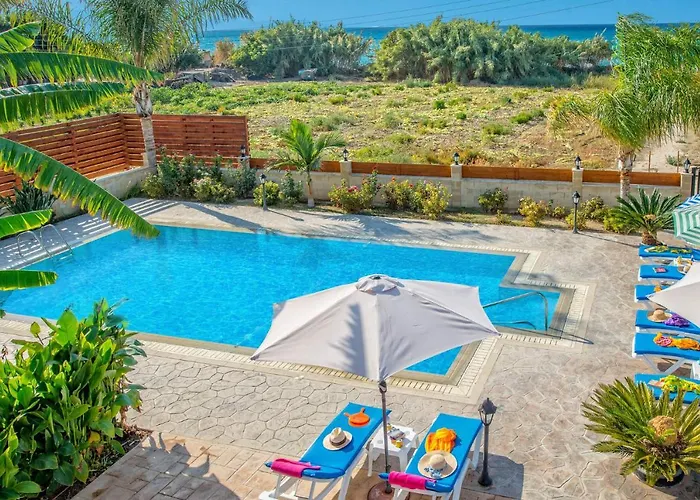 Dora' S Villa Argaka